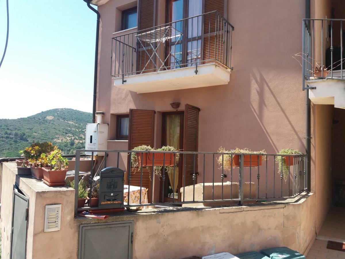 Sole&Cuore Domus De Maria Exterior photo